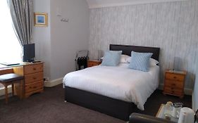 Hazeldene Guest House - With Free Offsite Health Club